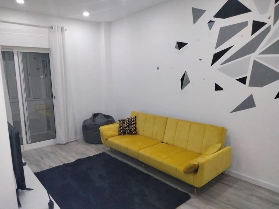 Lisbon, 3 Bedroom Apartment In Amora , 15 Min From The Beach Exterior foto