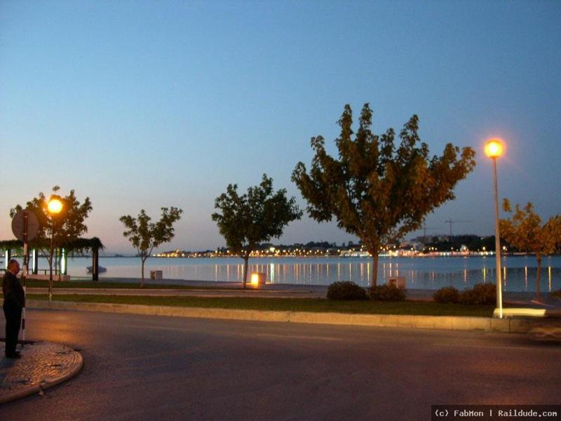 Lisbon, 3 Bedroom Apartment In Amora , 15 Min From The Beach Exterior foto